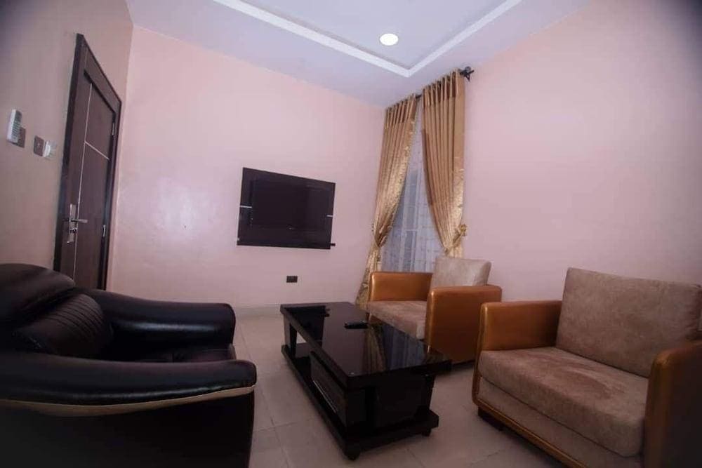 Fobbs Apartments And Suites