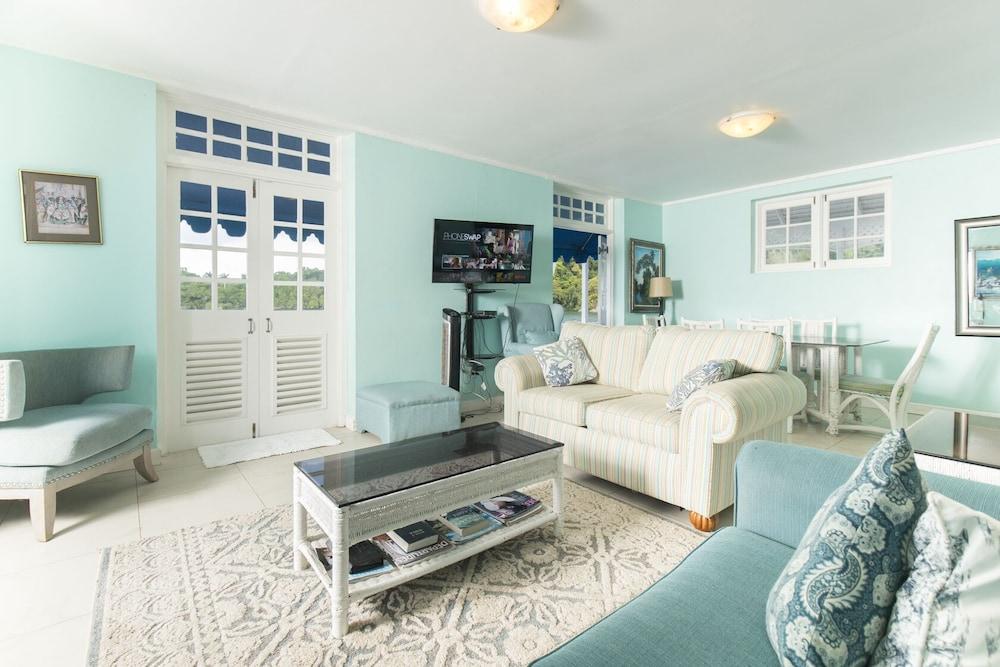 Lilly Belle Mar