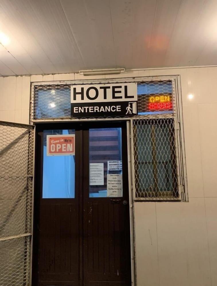 Midnight Hotel