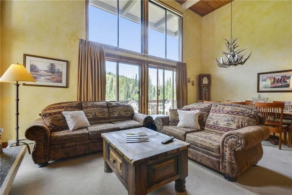 Storm Meadows Townhomes