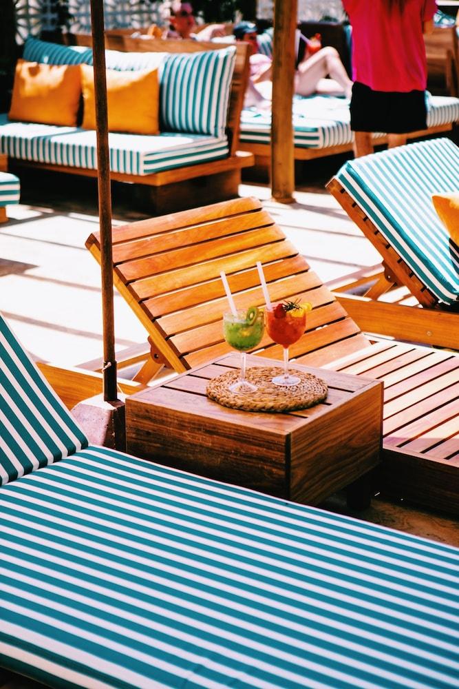 Cafe Jeri Hotel