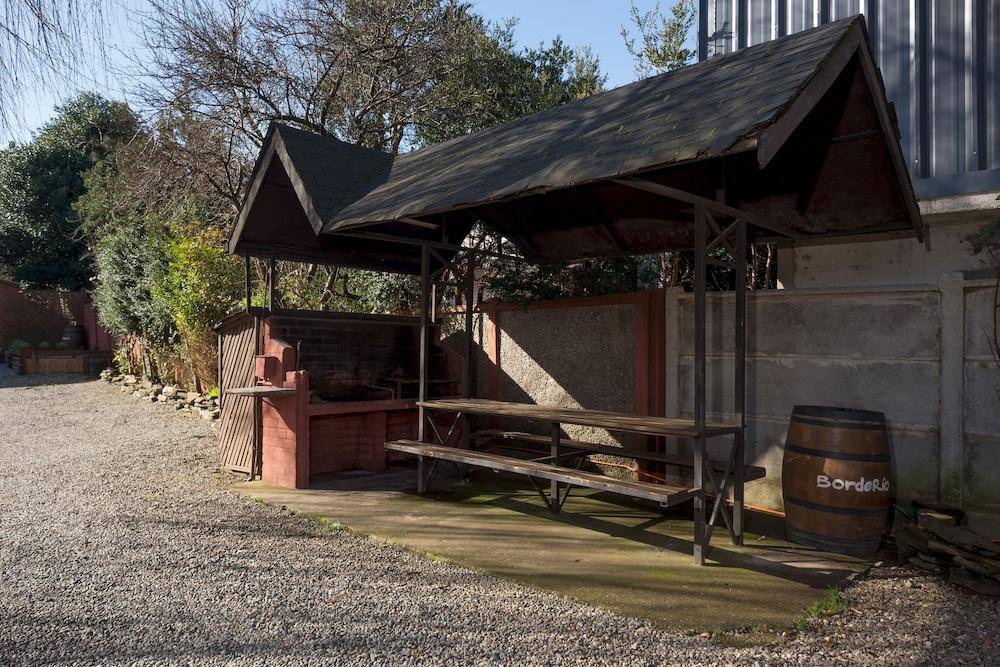 Hostal y Cabañas Borderío