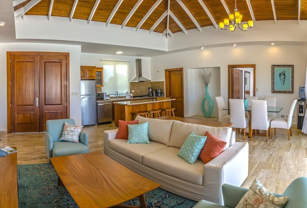Ocean Village Deluxe