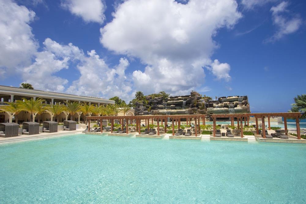Ocean Village Deluxe