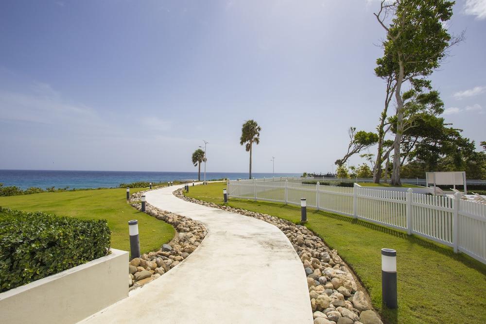 Ocean Village Deluxe