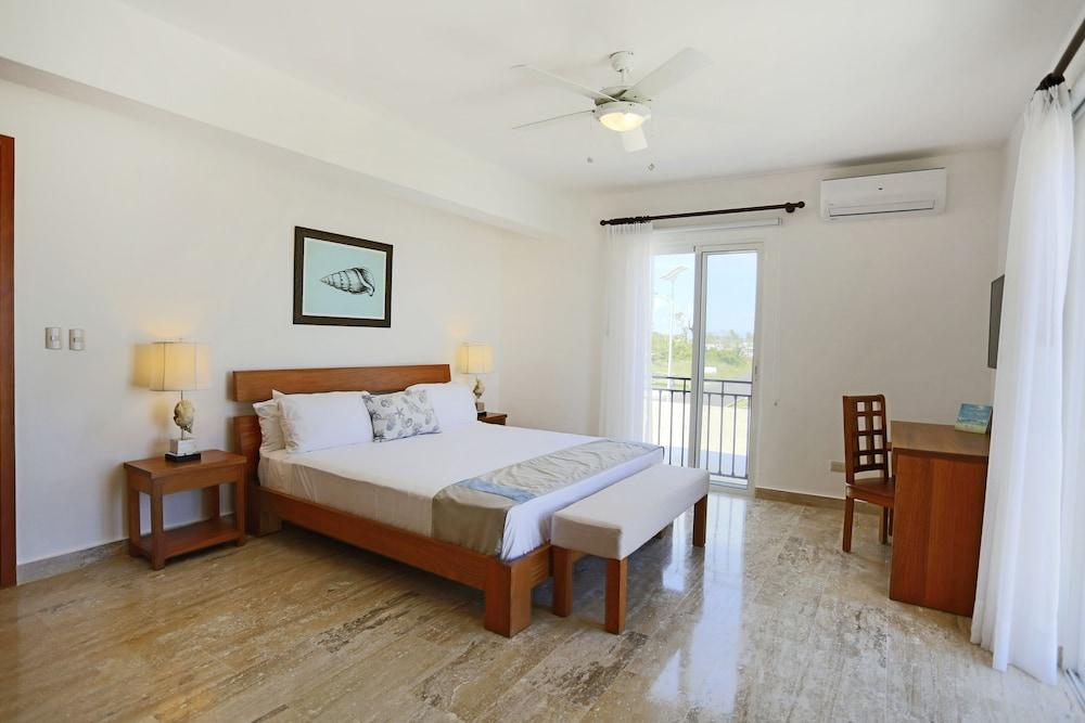 Ocean Village Deluxe