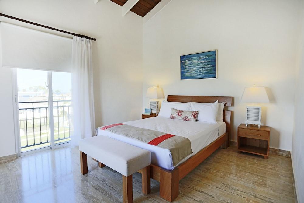 Ocean Village Deluxe