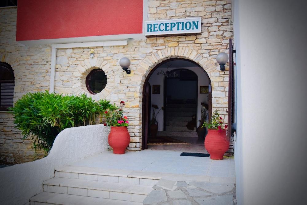 Kari Hotel