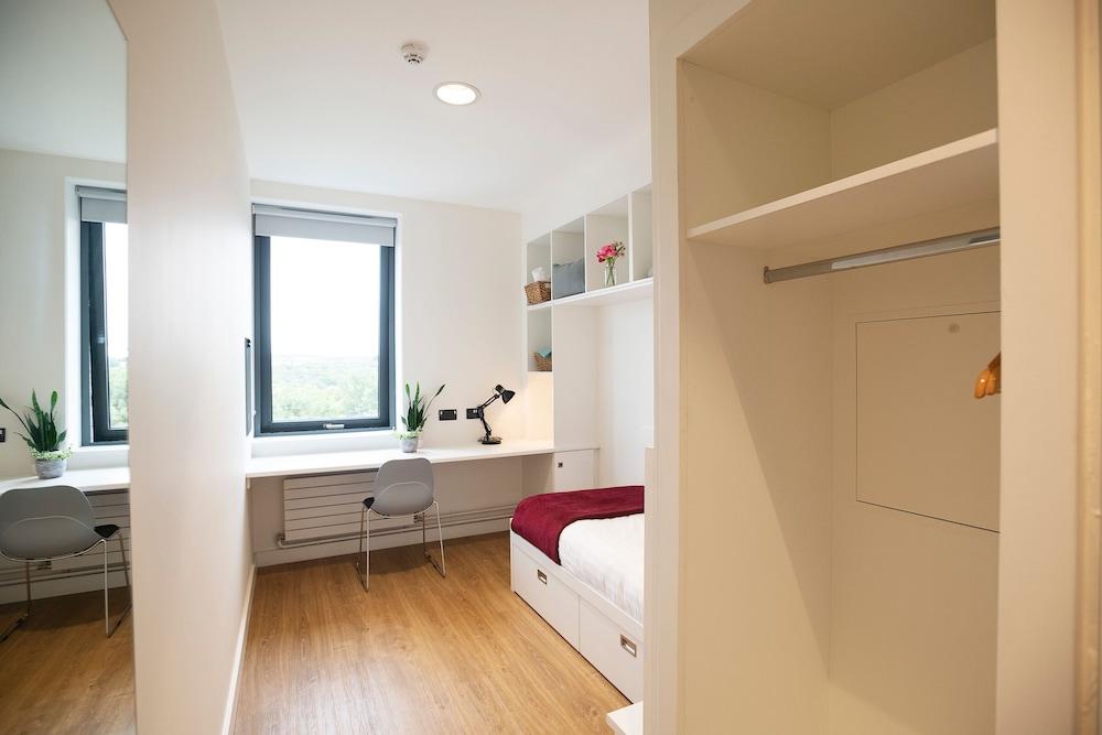 Goldcrest Village University Campus Room