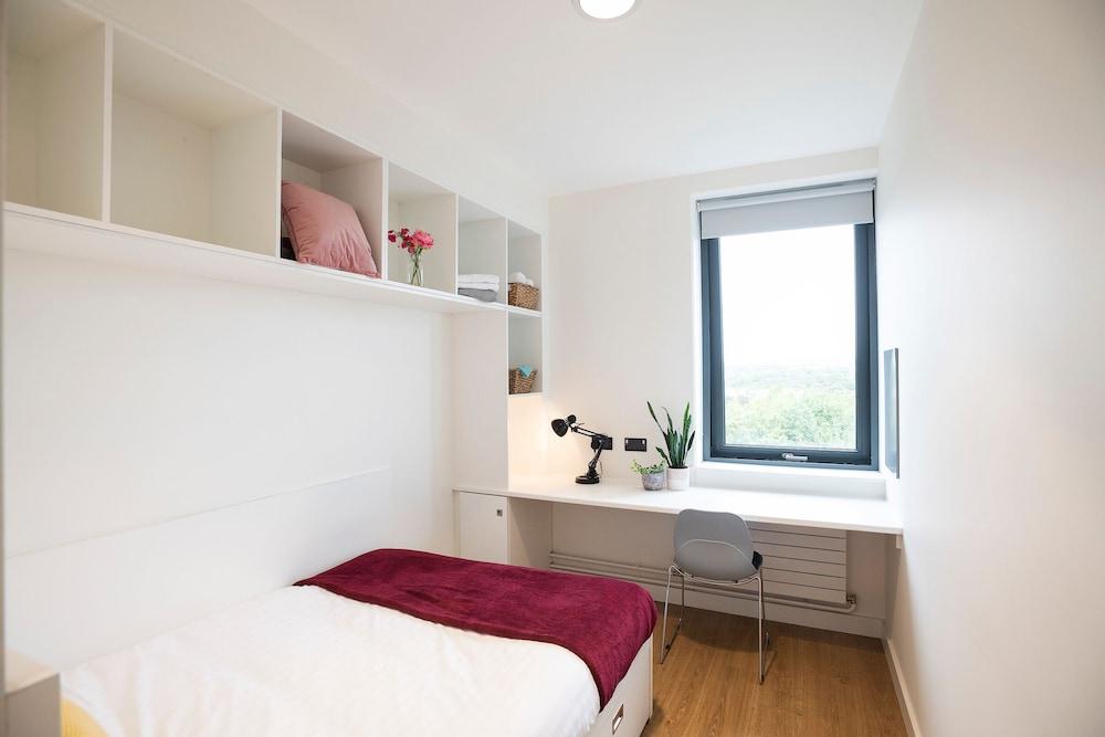 Goldcrest Village University Campus Room