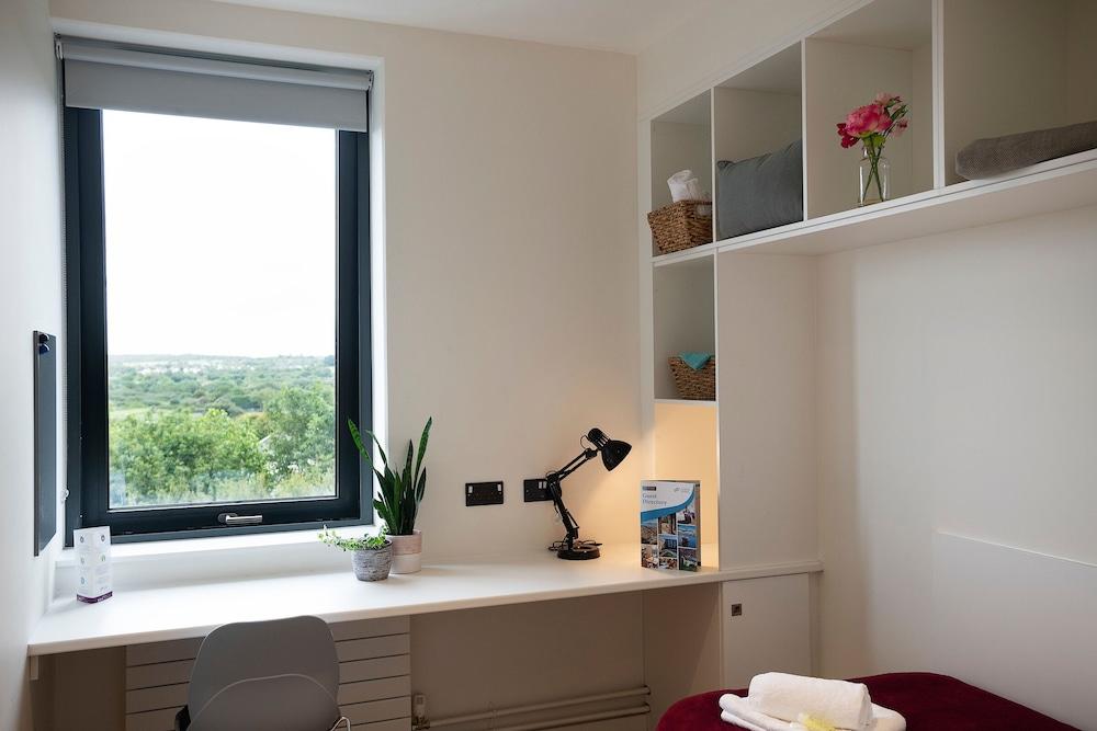 Goldcrest Village University Campus Room