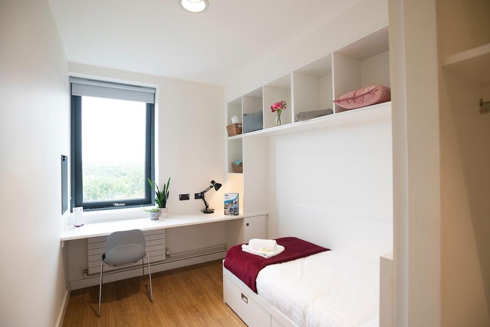Goldcrest Village University Campus Room