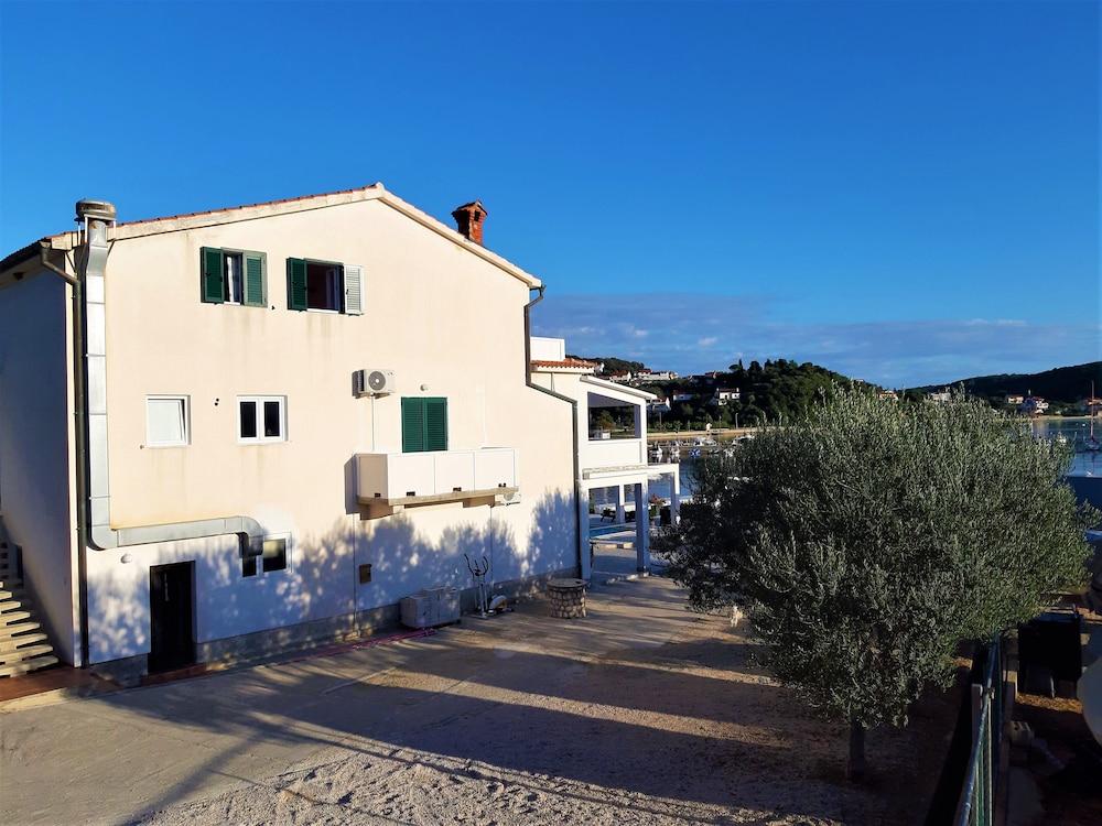 Apartments Raffaello