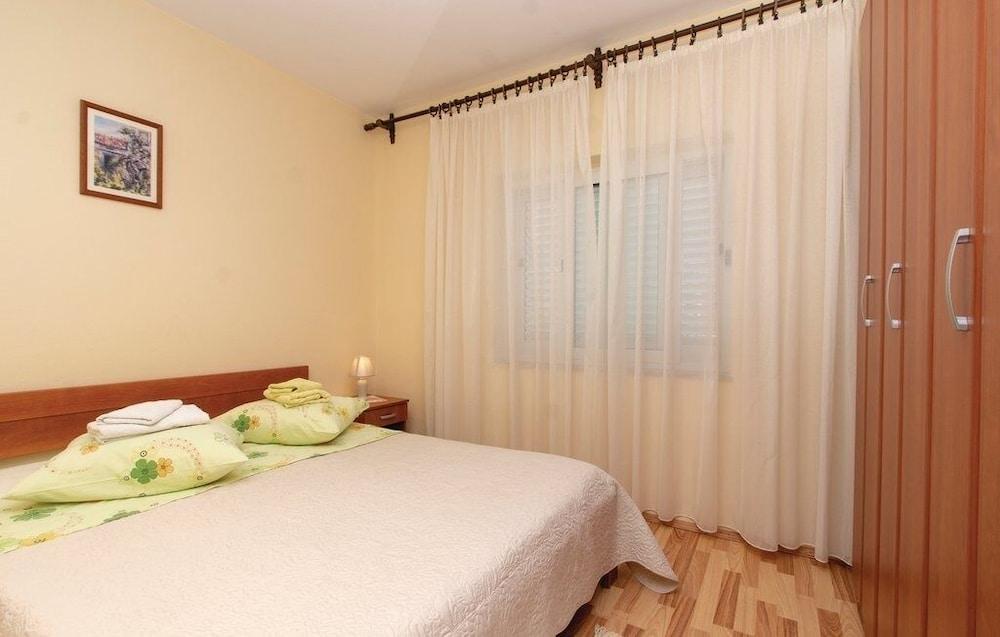 Apartments Zdravko