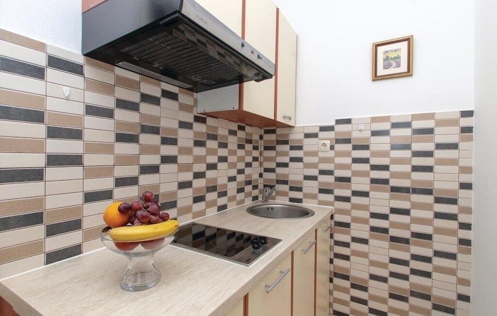 Apartments Zdravko