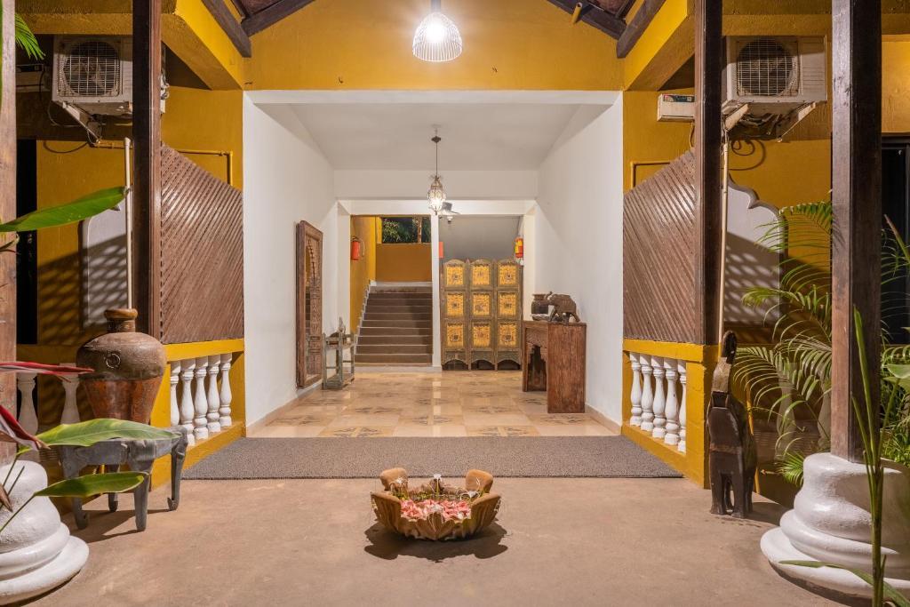 Justa Morjim Beach Resort And Spa