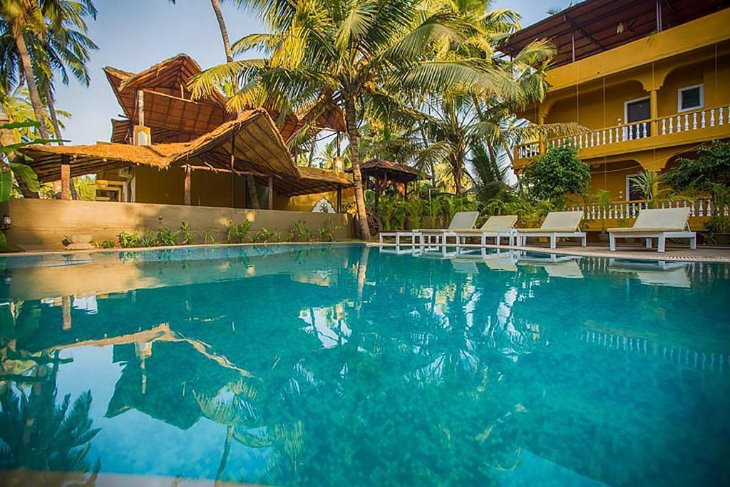 Justa Morjim Beach Resort And Spa