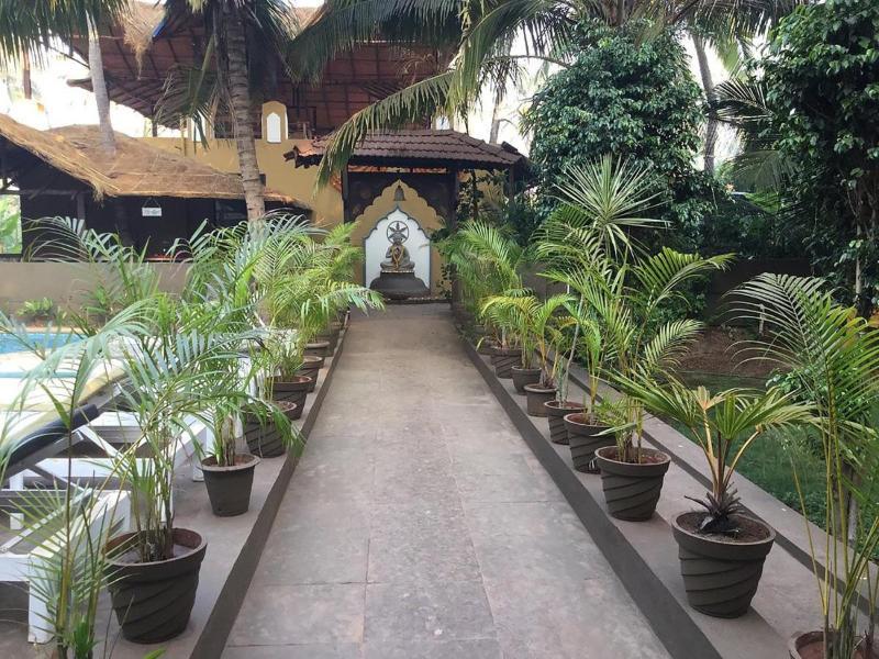 Justa Morjim Beach Resort And Spa