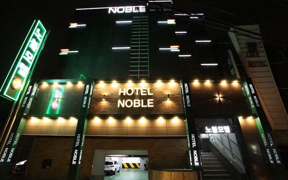 Noble Hotel