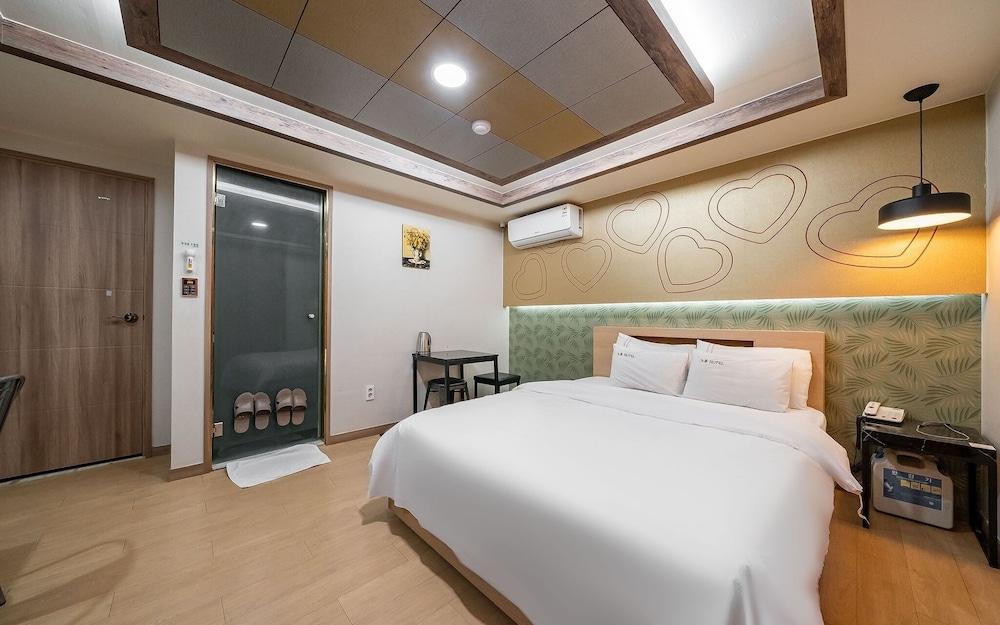 Noble Hotel