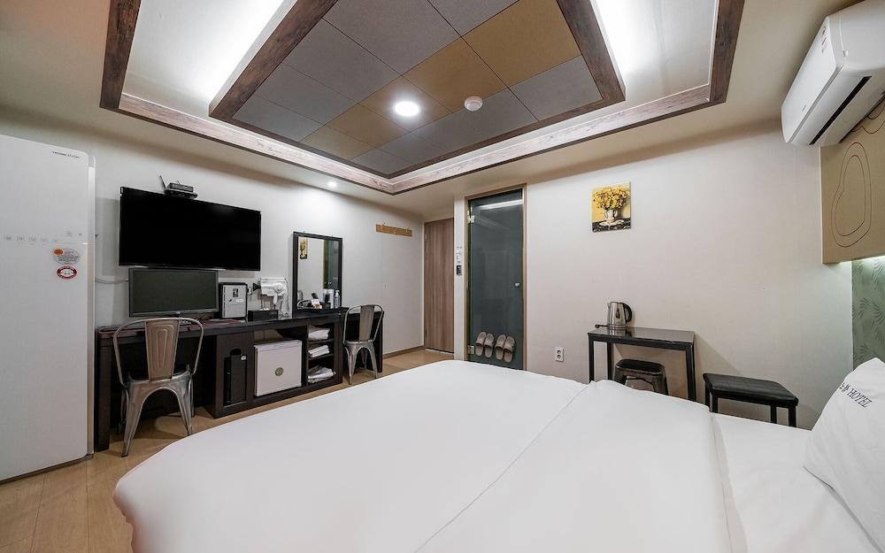 Noble Hotel