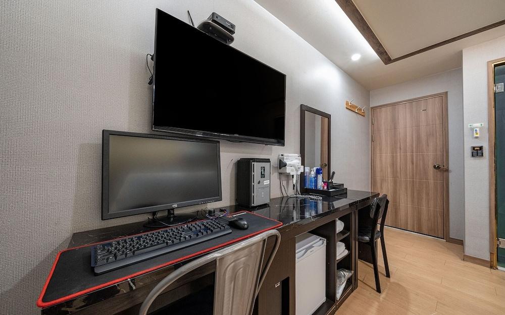 Noble Hotel