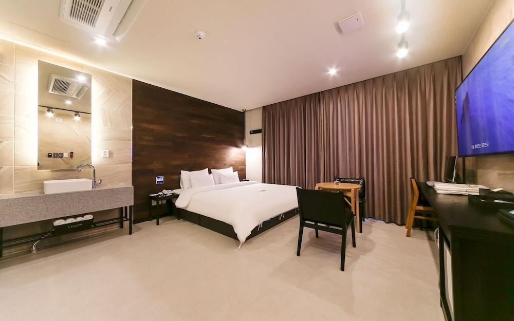 Le Idea Hotel