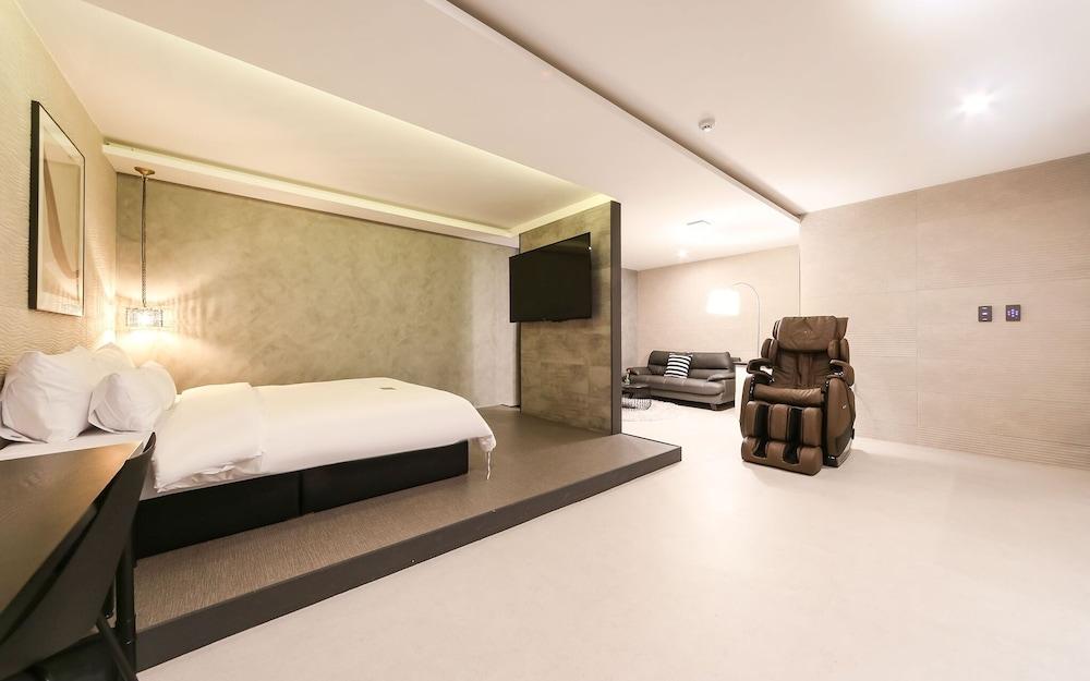 Le Idea Hotel