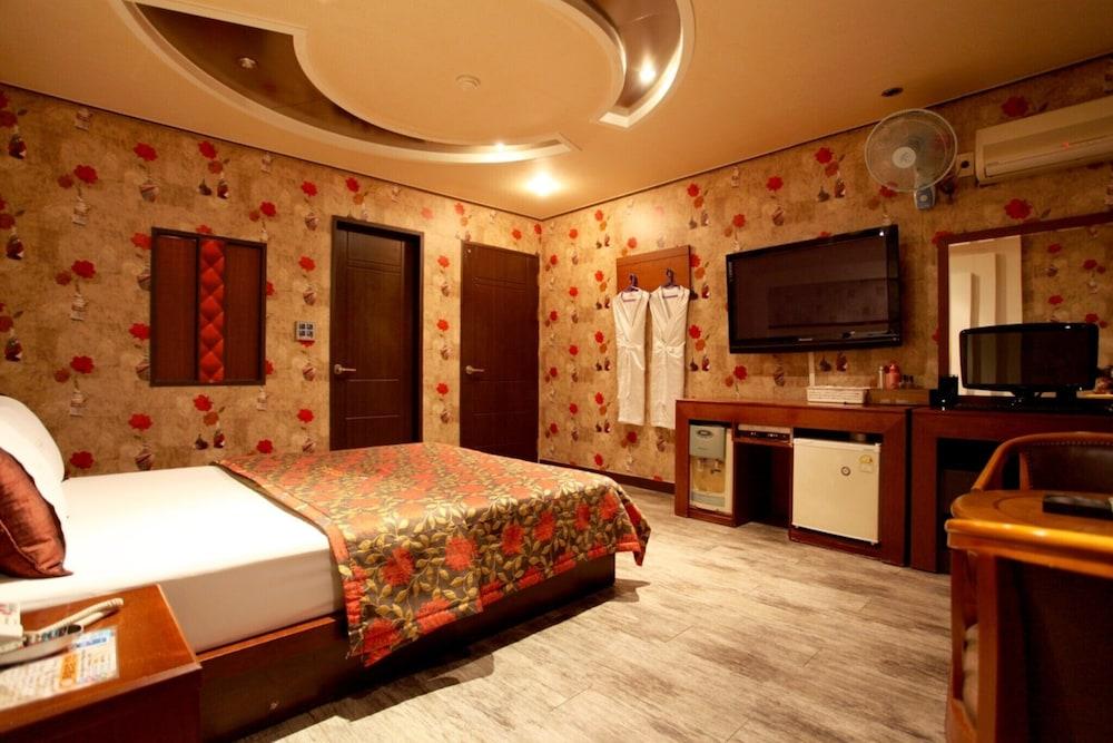 The Leeds Hotel