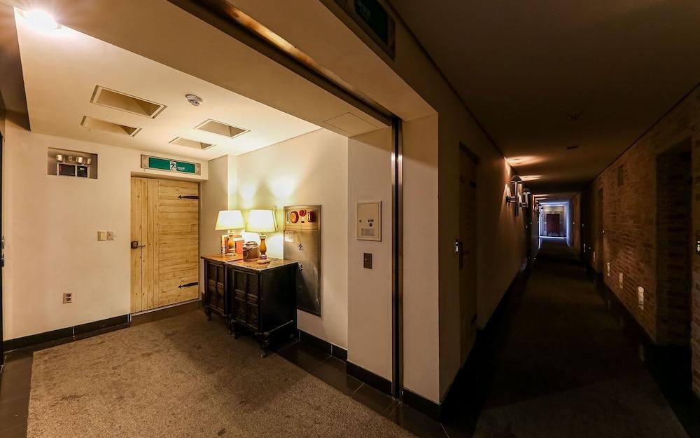Ring Hotels In Nivelungen