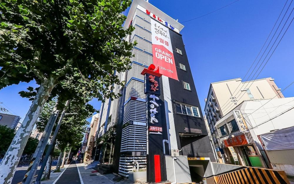 Hotel Illuwa