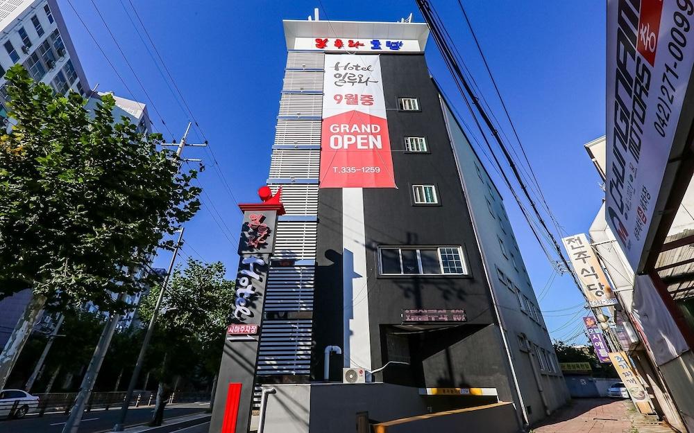Hotel Illuwa