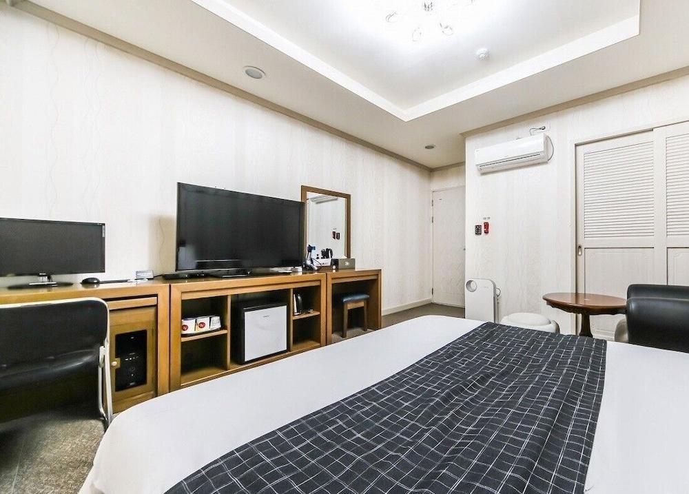 Modern Business Hotel