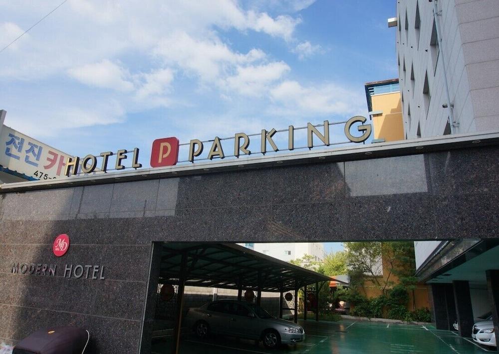 Modern Business Hotel