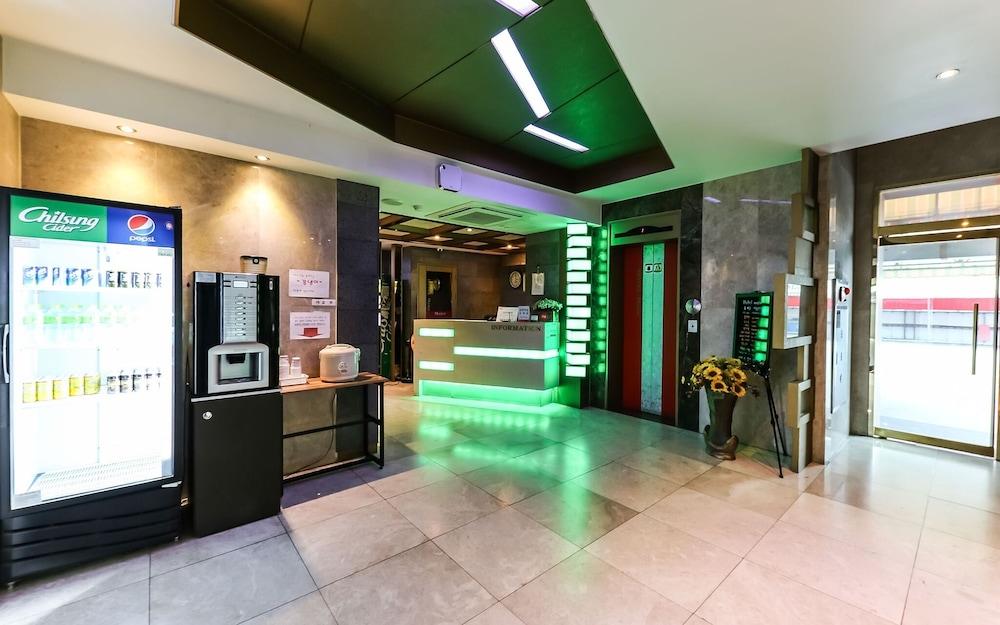 Major Hotel