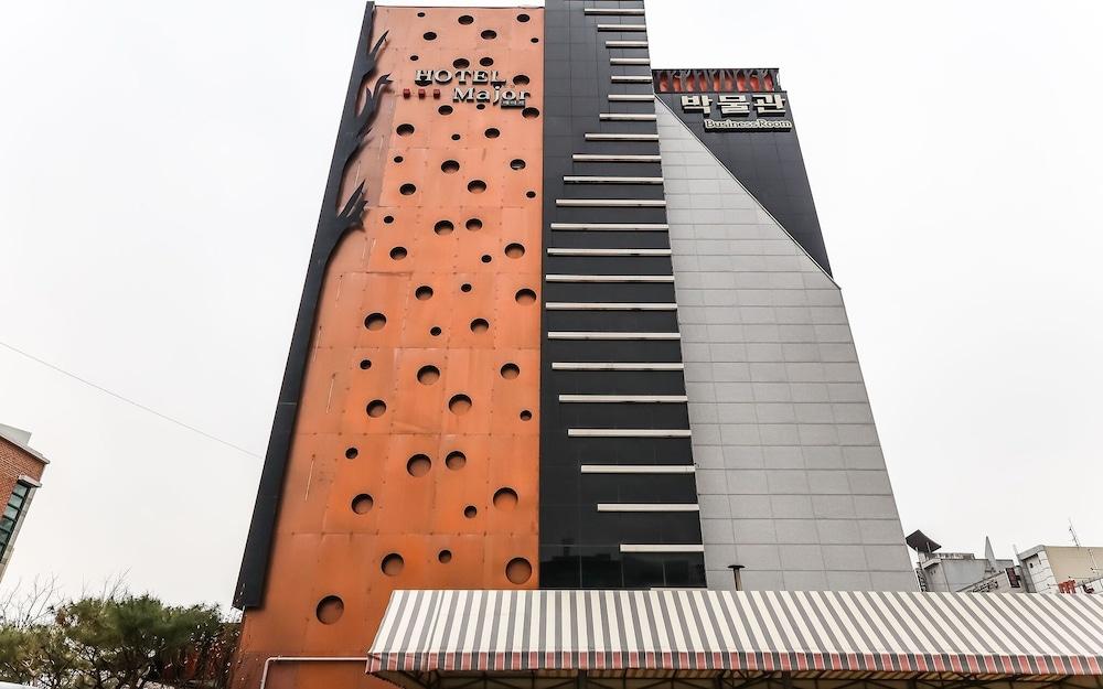 Major Hotel