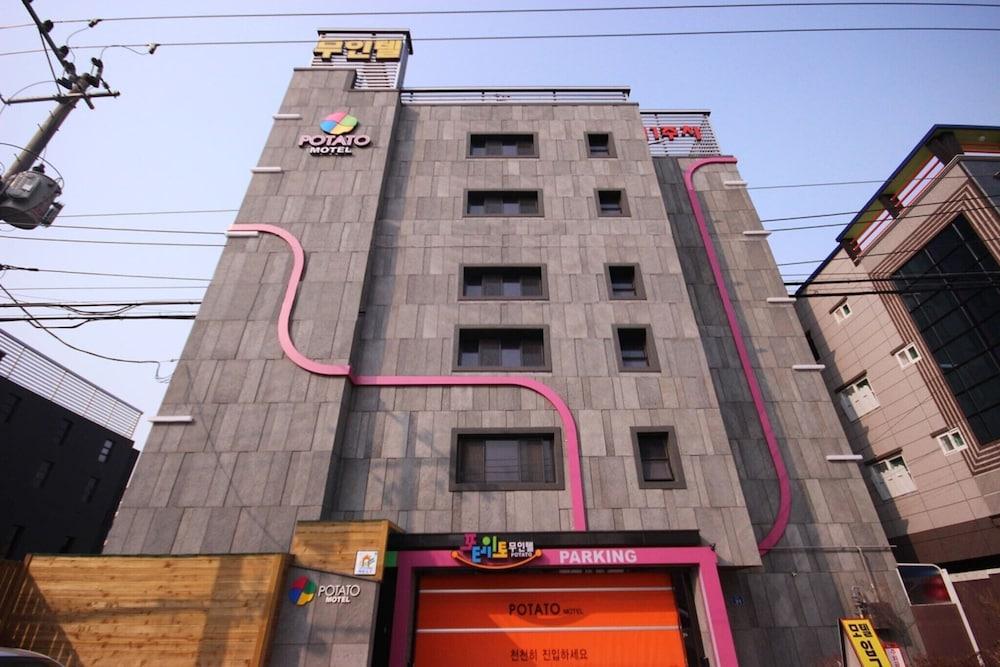 Potato Motel