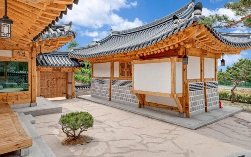 Donghae Hanok Donganjae Pension