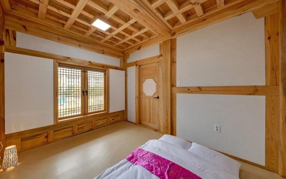 Donghae Hanok Donganjae Pension