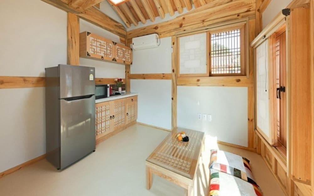 Donghae Hanok Donganjae Pension