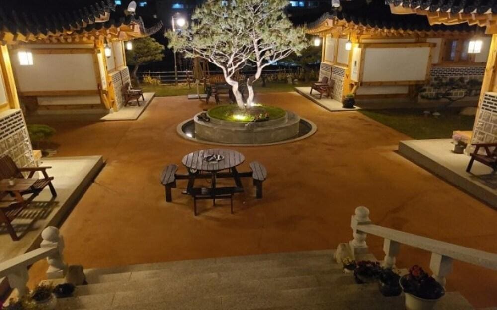 Donghae Hanok Donganjae Pension
