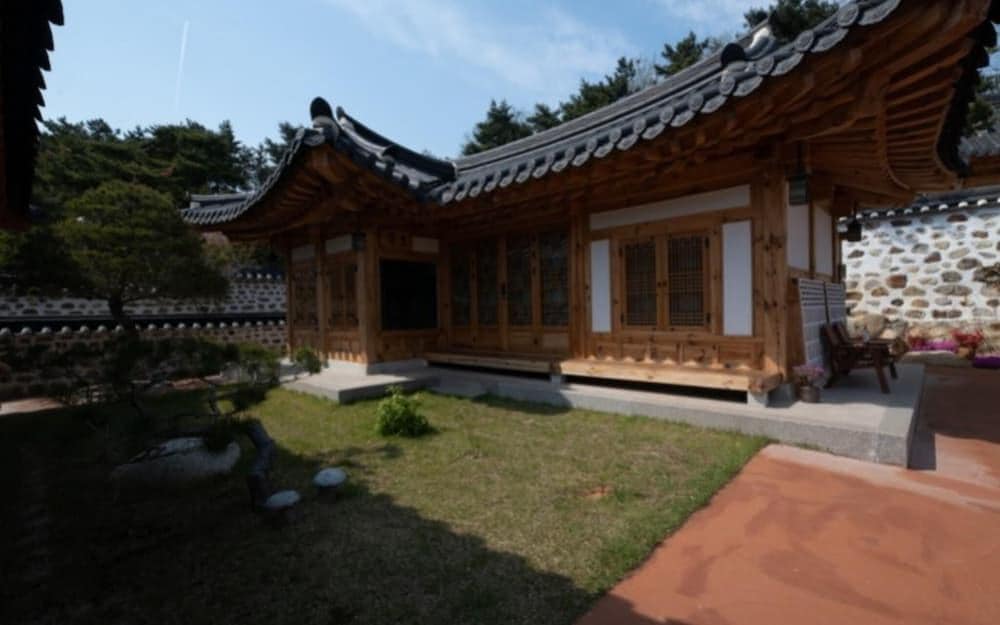 Donghae Hanok Donganjae Pension