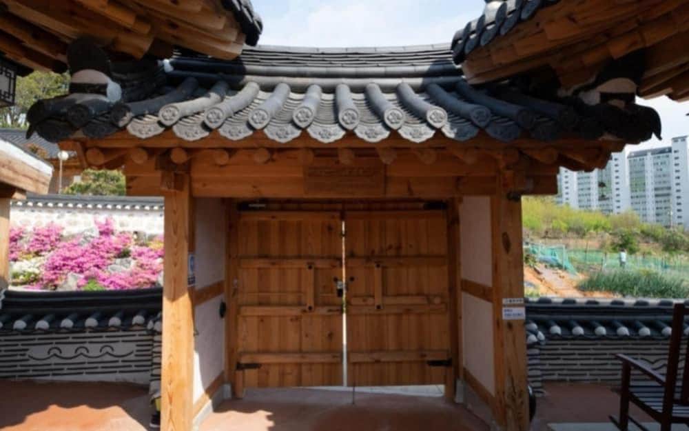 Donghae Hanok Donganjae Pension