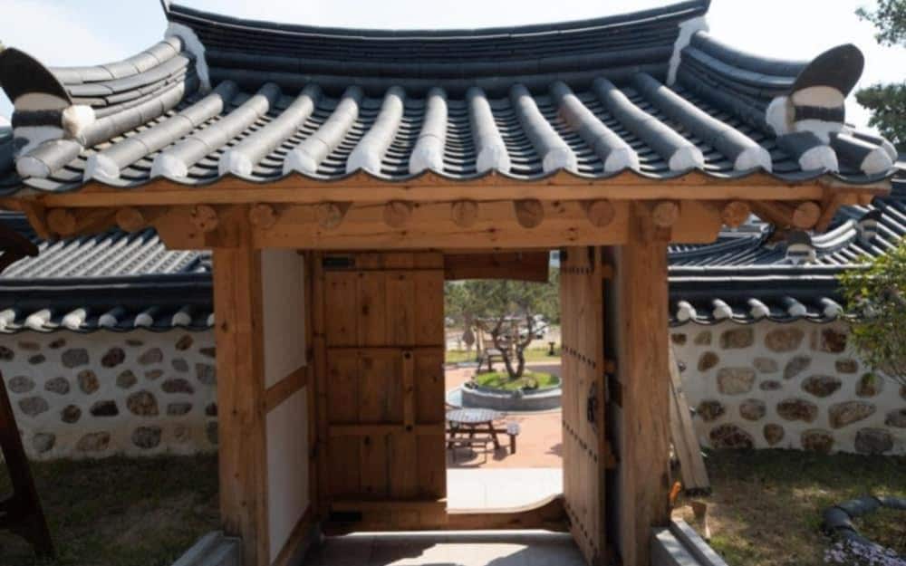 Donghae Hanok Donganjae Pension