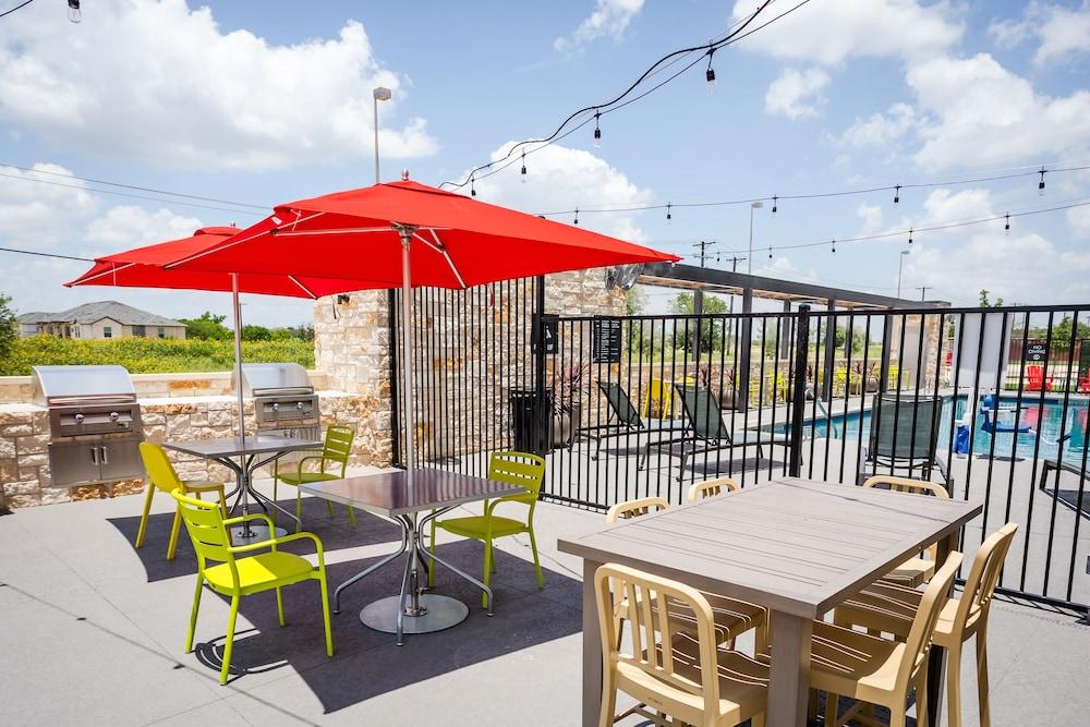 Tru by Hilton Pflugerville