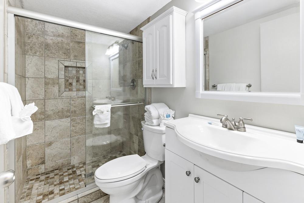 Harbour Place Condominiums