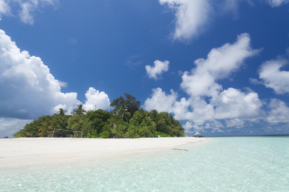 Sandies Bathala Island Resort