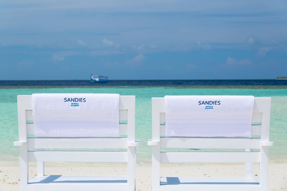 Sandies Bathala Island Resort