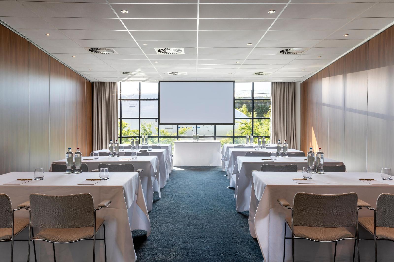 Corendon Amsterdam Schiphol Airport, a Tribute Portfolio Hotel