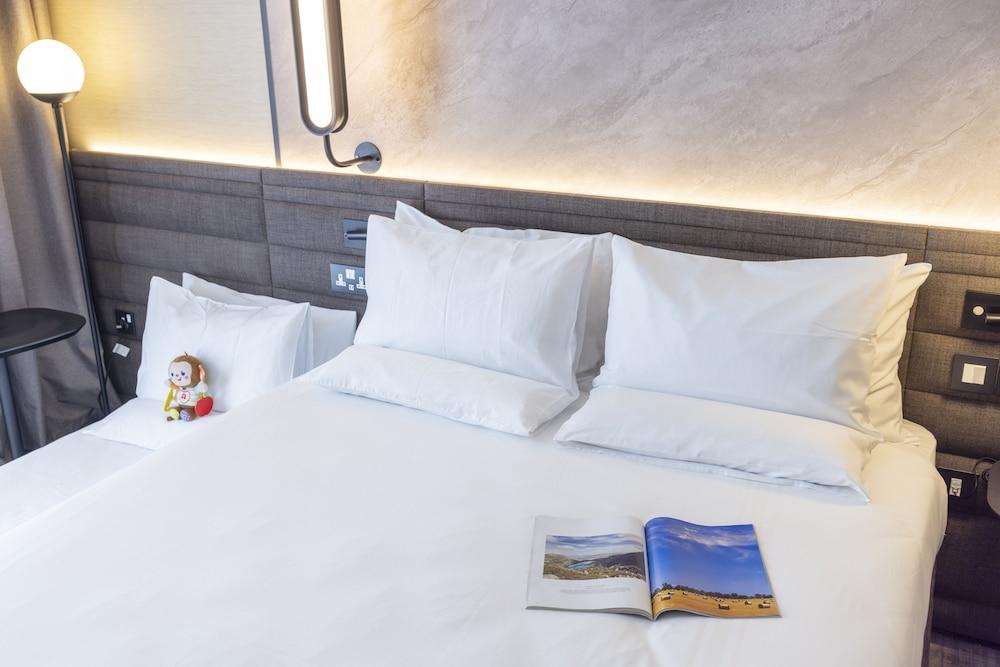 Novotel Liverpool Paddington Village